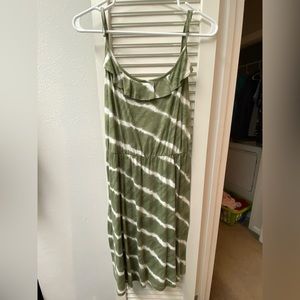 💚🤍Loft • army green dress • S • EUC